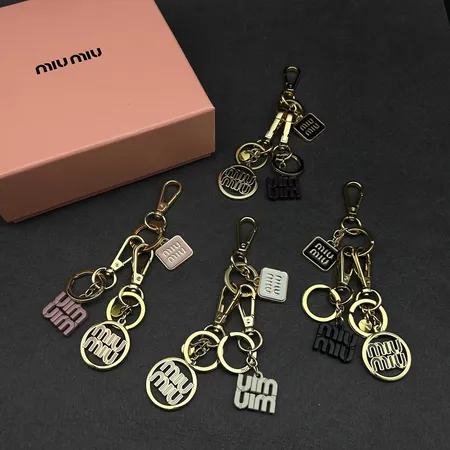 スーパーコピー ミュウミュウ キーホルダー