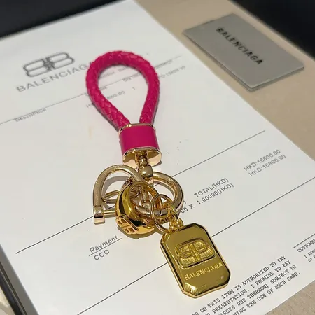 スーパーコピー バレンシアガ キーホルダー
