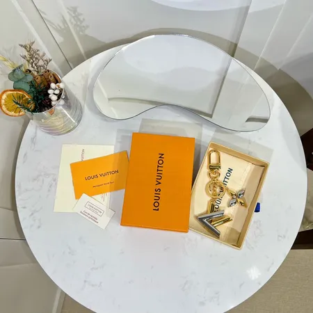 スーパーコピー ルイヴィトン キーホルダー