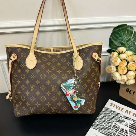 スーパーコピー ルイヴィトン キーホルダー