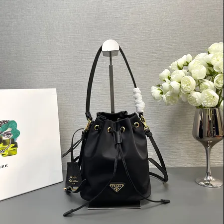 スーパーコピー プラダ キーホルダー