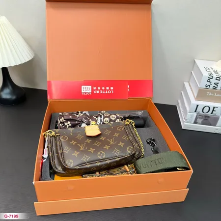 スーパーコピー ルイヴィトン キーホルダー