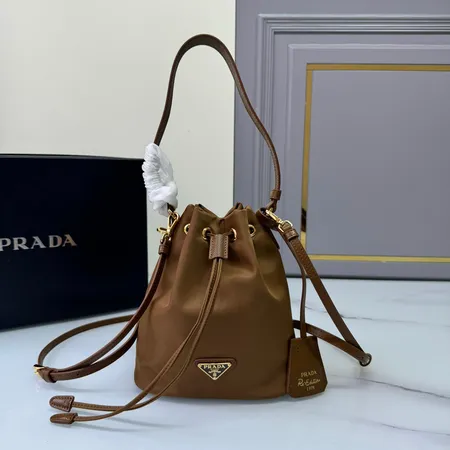 スーパーコピー プラダ キーホルダー