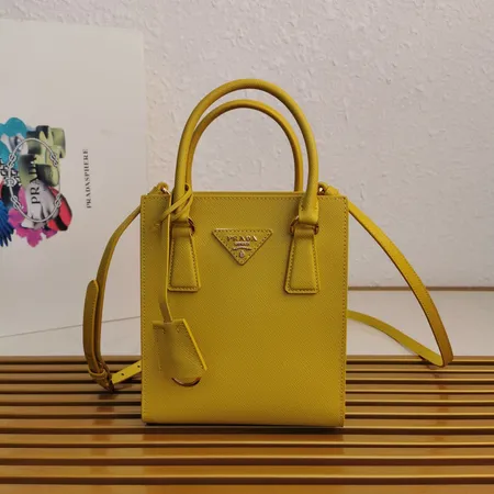 スーパーコピー プラダ キーホルダー