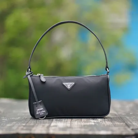 スーパーコピー プラダ キーホルダー