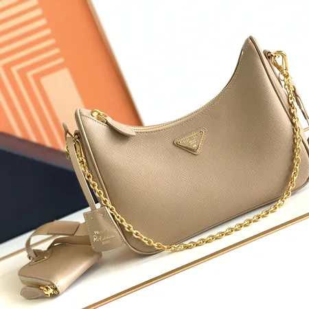 スーパーコピー バレンシアガ キーホルダー