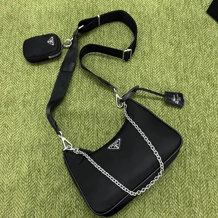 スーパーコピー プラダ キーホルダー