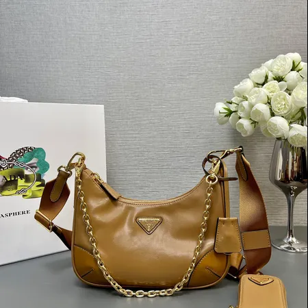 スーパーコピー プラダ キーホルダー