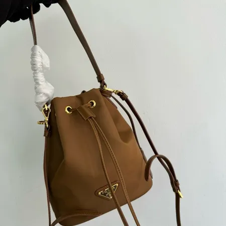 スーパーコピー プラダ キーホルダー