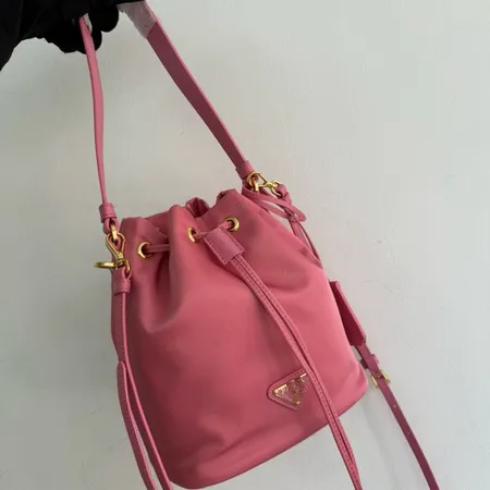 スーパーコピー プラダ キーホルダー