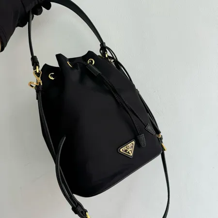 スーパーコピー プラダ キーホルダー