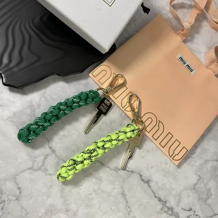 スーパーコピー ミュウミュウ キーホルダー