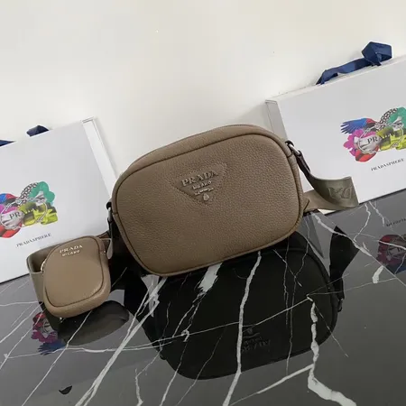 スーパーコピー プラダ キーホルダー