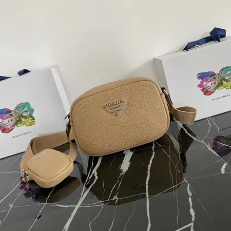 スーパーコピー プラダ キーホルダー