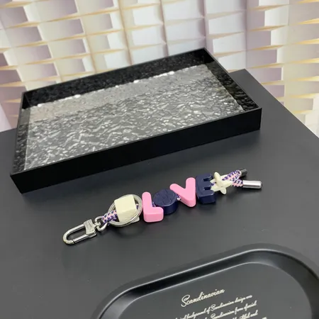 スーパーコピー ルイヴィトン キーホルダー