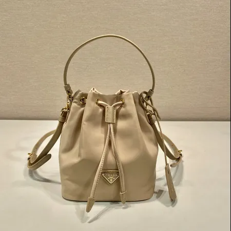 スーパーコピー プラダ キーホルダー