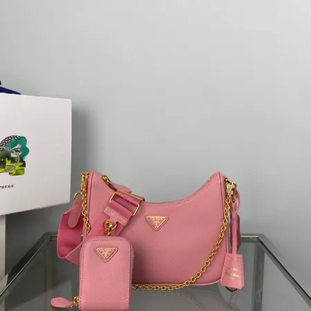 スーパーコピー プラダ キーホルダー