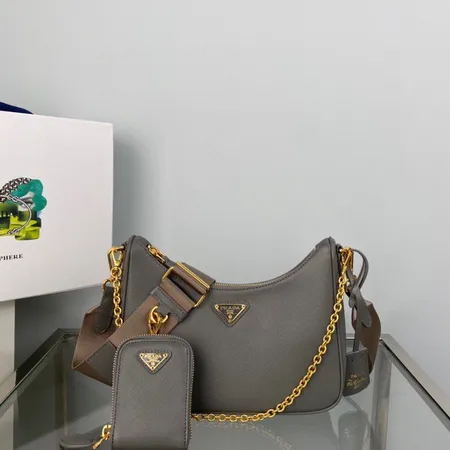 スーパーコピー プラダ キーホルダー