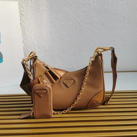 スーパーコピー プラダ キーホルダー