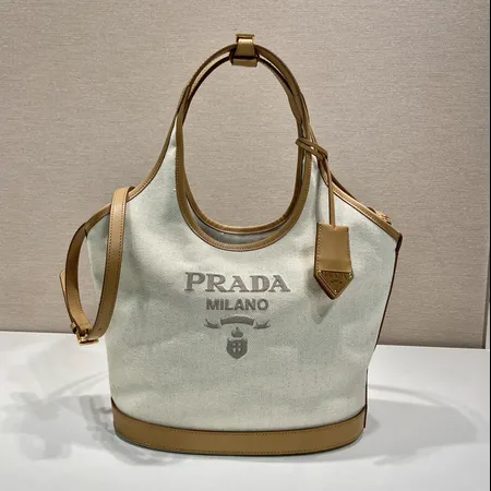 スーパーコピー プラダ キーホルダー