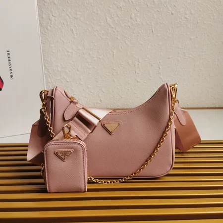 スーパーコピー プラダ キーホルダー