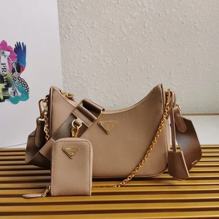 スーパーコピー プラダ キーホルダー