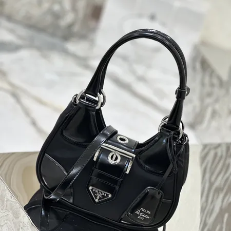 スーパーコピー プラダ キーホルダー