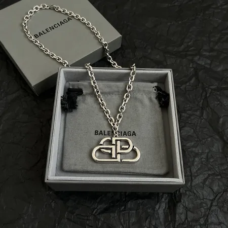 スーパーコピー バレンシアガ キーホルダー