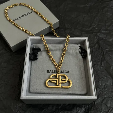 スーパーコピー バレンシアガ キーホルダー