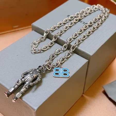 スーパーコピー バレンシアガ キーホルダー