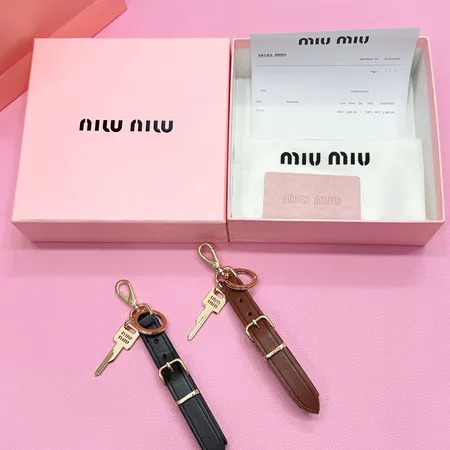 スーパーコピー ミュウミュウ キーホルダー