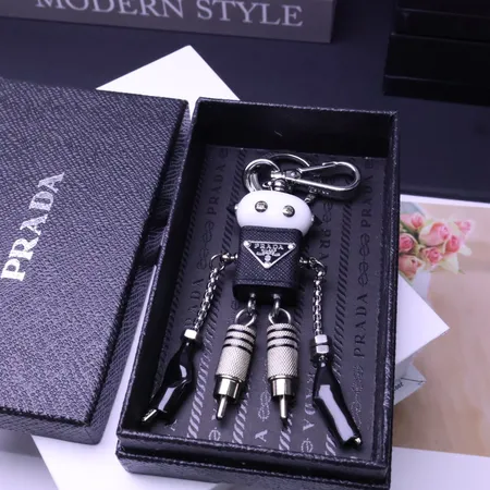 スーパーコピー バレンシアガ キーホルダー