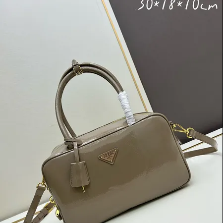 スーパーコピー プラダ キーホルダー