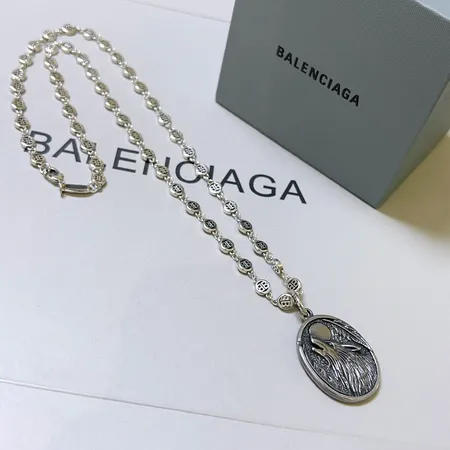 スーパーコピー バレンシアガ キーホルダー