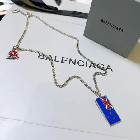 スーパーコピー バレンシアガ キーホルダー