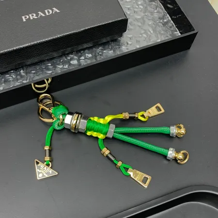 スーパーコピー プラダ キーホルダー