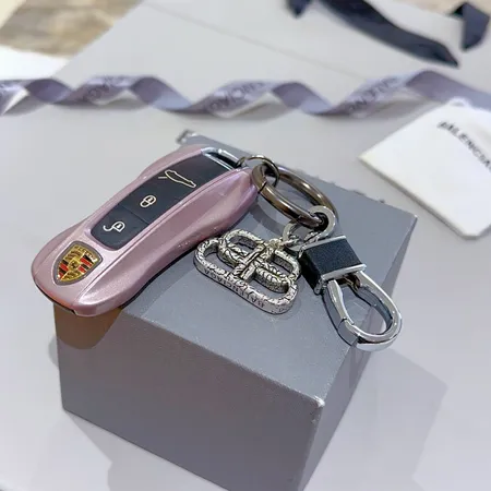 スーパーコピー バレンシアガ キーホルダー