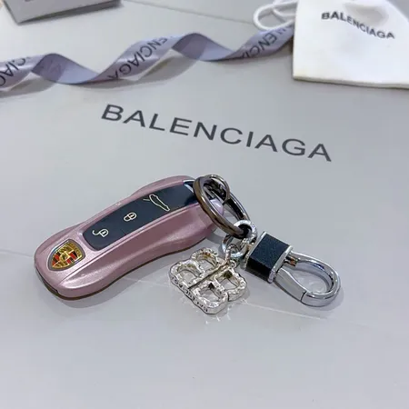 スーパーコピー バレンシアガ キーホルダー