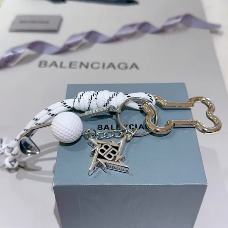 スーパーコピー バレンシアガ キーホルダー