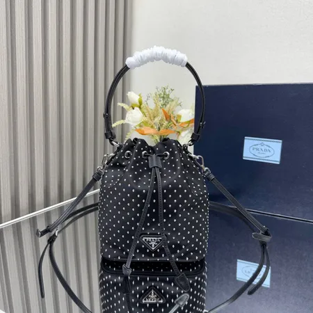 スーパーコピー プラダ キーホルダー