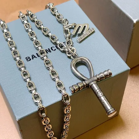 スーパーコピー バレンシアガ キーホルダー