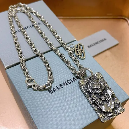 スーパーコピー バレンシアガ キーホルダー