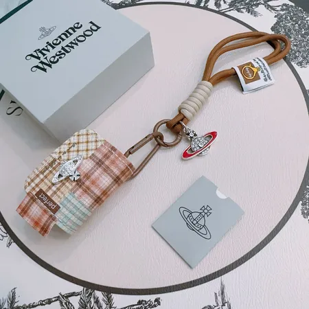 スーパーコピー ヴィヴィアン・ウエストウッド キーホルダー
