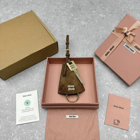 スーパーコピー ミュウミュウ キーホルダー