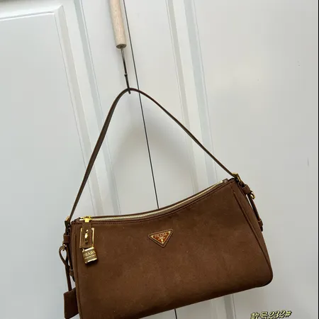 スーパーコピー プラダ キーホルダー