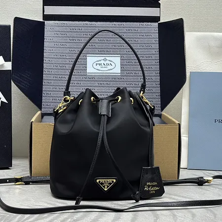 スーパーコピー プラダ キーホルダー