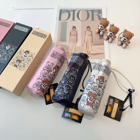 スーパーコピー カウズ 傘