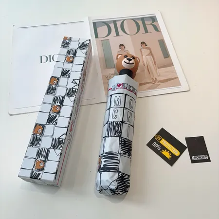  スーパーコピー カウズ 傘