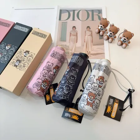  スーパーコピー カウズ 傘