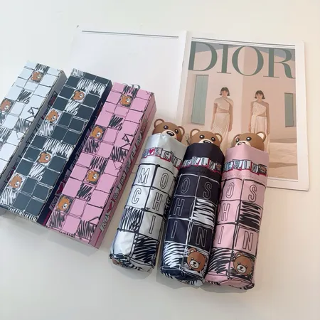  スーパーコピー カウズ 傘